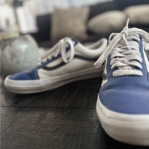 Vans Men's Blue and White Sneakers